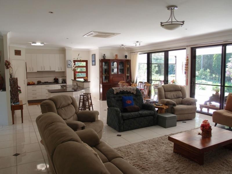 Mapleton QLD 4560