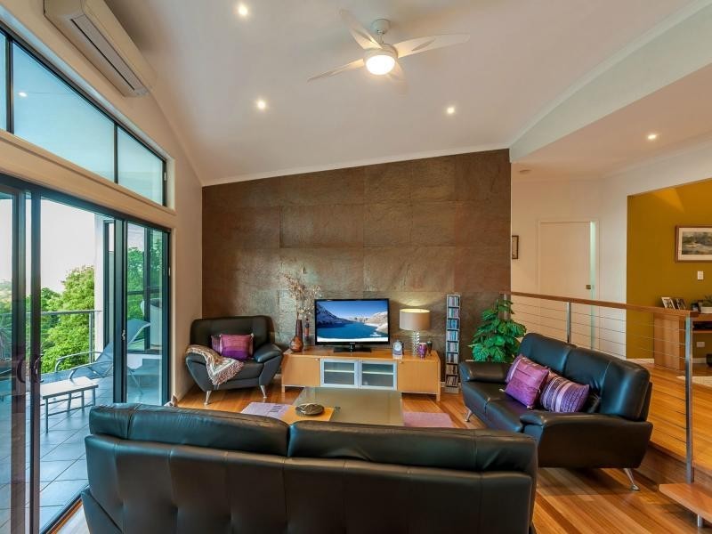 11 Dale View Lane, Mapleton QLD 4560
