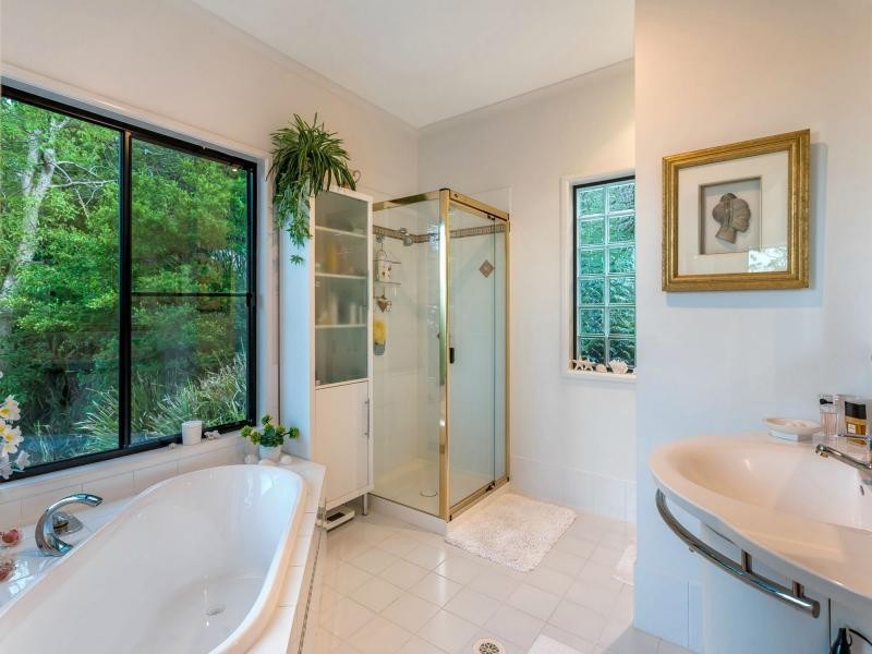 11 Dale View Lane, Mapleton QLD 4560