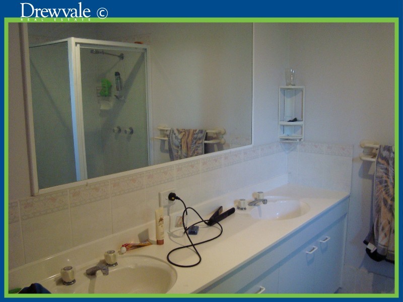 110 Haldham Circuit, Regents Park QLD 4118