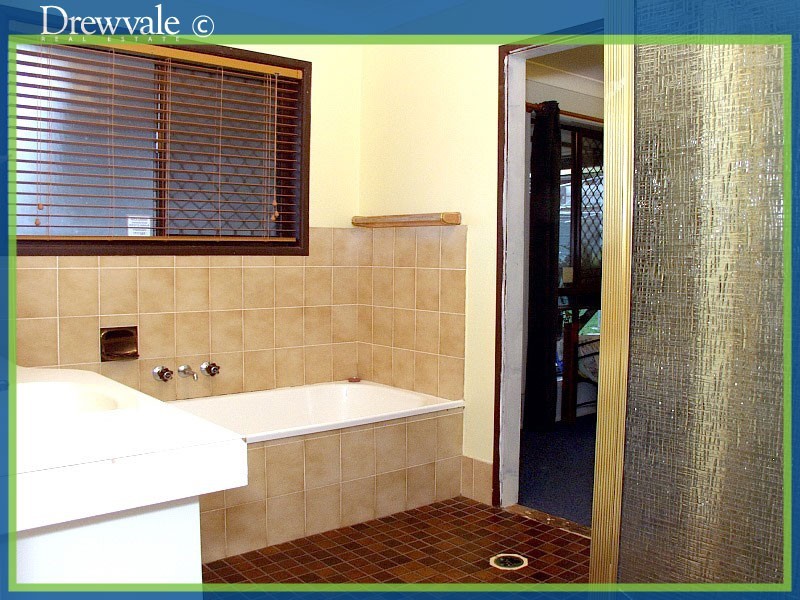 Regents Park QLD 4118