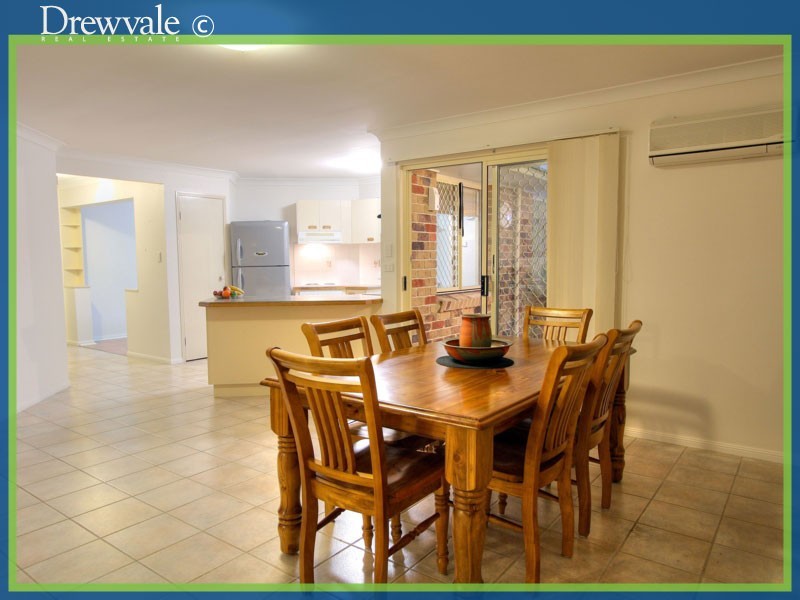 Regents Park QLD 4118