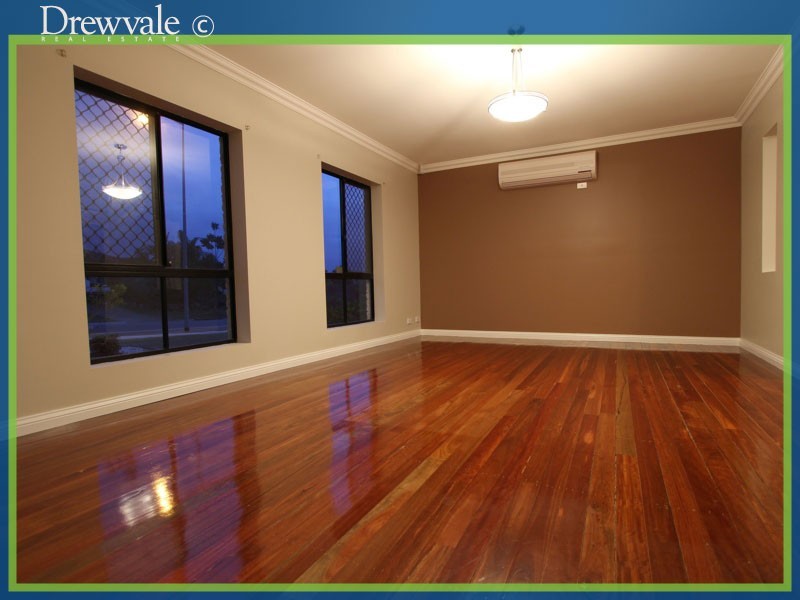 Regents Park QLD 4118