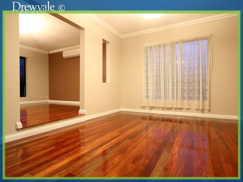 Regents Park QLD 4118