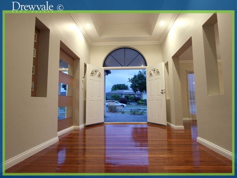 Regents Park QLD 4118