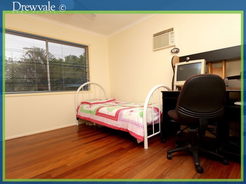 Crestmead QLD 4132
