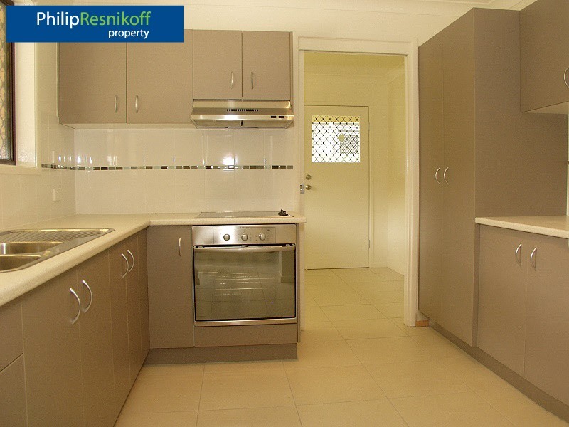 Hillcrest QLD 4118