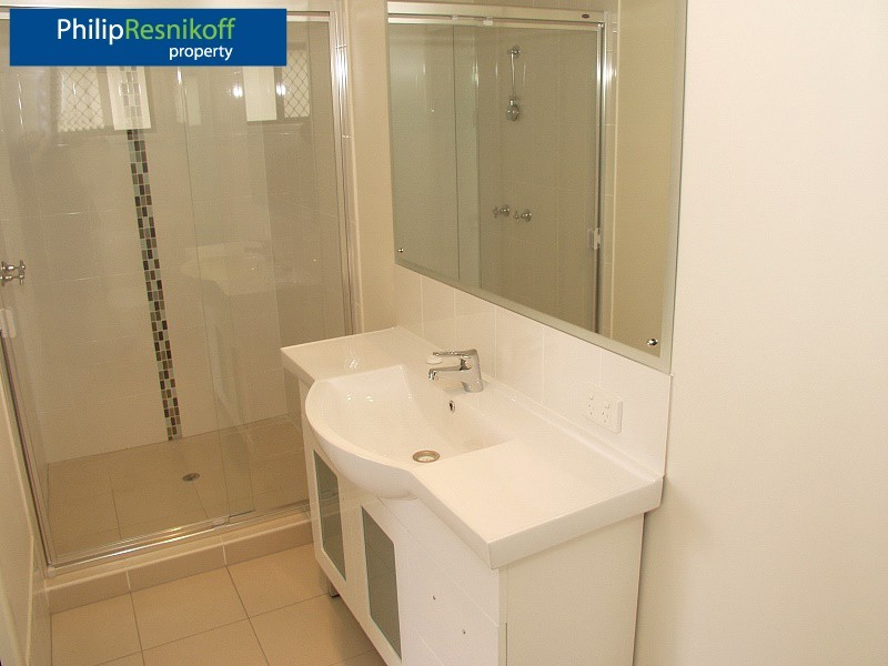 Hillcrest QLD 4118