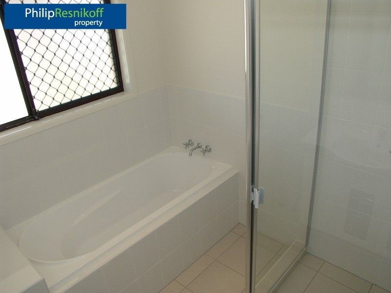 Hillcrest QLD 4118