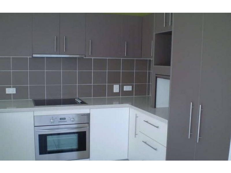 7 Whitsunday Street, Kawana Island QLD 4575