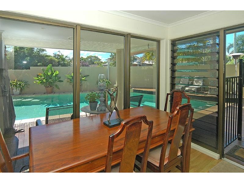 27 Brentwood Avenue, Mooloolaba QLD 4557