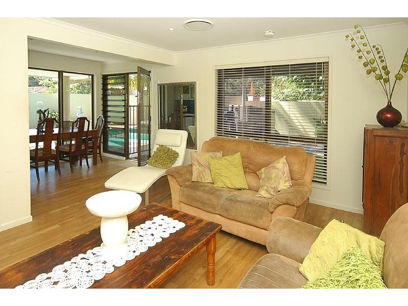 27 Brentwood Avenue, Mooloolaba QLD 4557