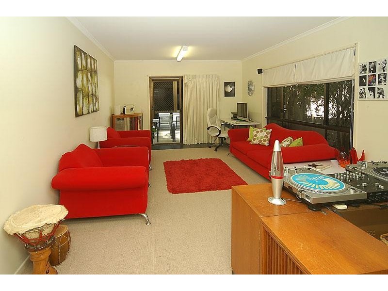 27 Brentwood Avenue, Mooloolaba QLD 4557