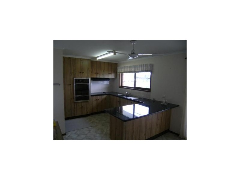 19 Kalinda Ave, Mooloolaba QLD 4557