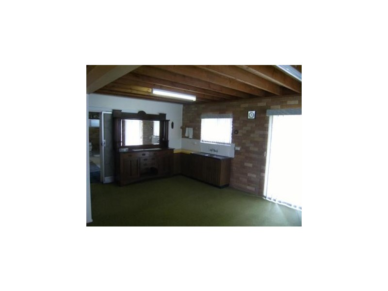 19 Kalinda Ave, Mooloolaba QLD 4557