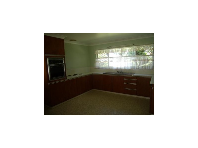 15 Poinsenttia Avenue, Mooloolaba QLD 4557