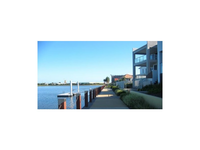 11 Maui Court, Kawana Island QLD 4575