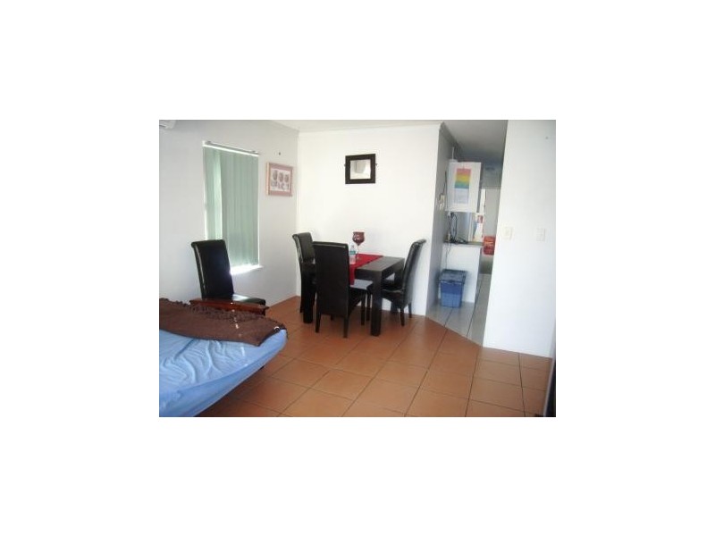 2/12 Memorial Avenue, Maroochydore QLD 4558