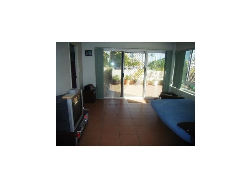 2/12 Memorial Avenue, Maroochydore QLD 4558