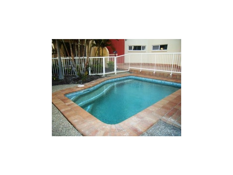 2/12 Memorial Avenue, Maroochydore QLD 4558