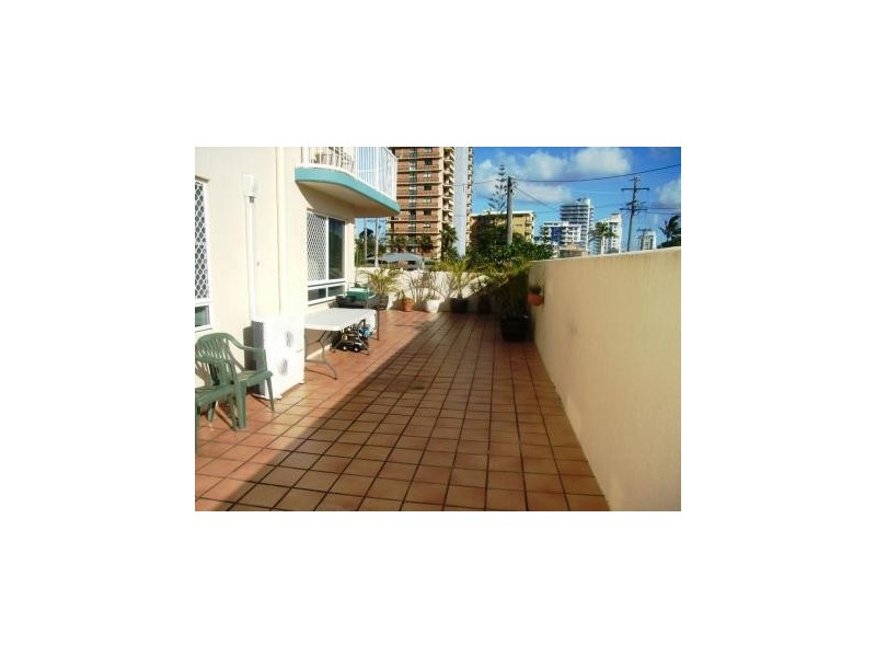 2/12 Memorial Avenue, Maroochydore QLD 4558