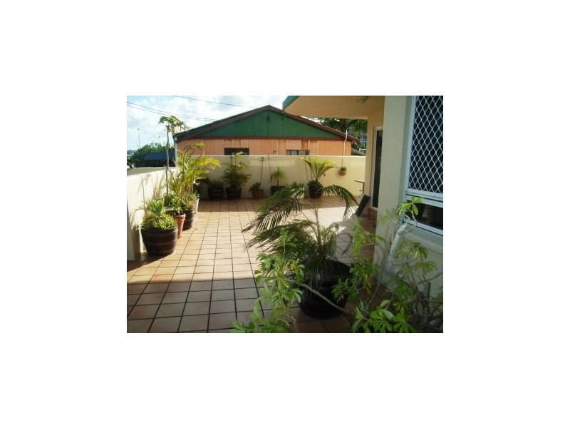2/12 Memorial Avenue, Maroochydore QLD 4558