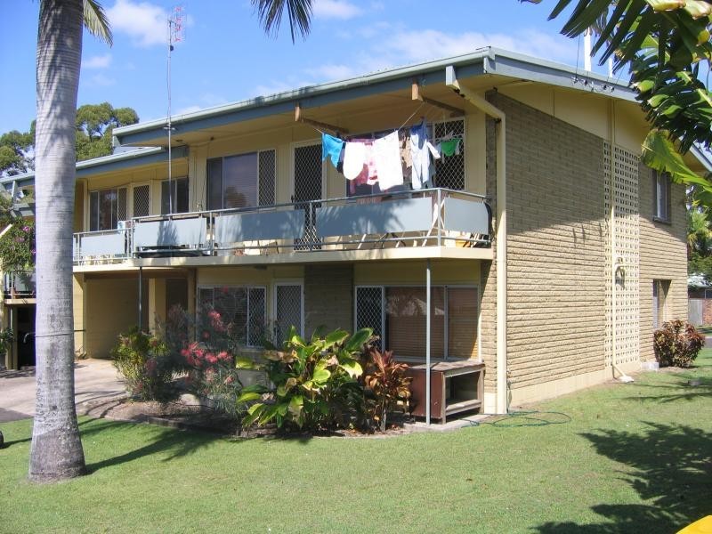 1/15 Poinciana Avenue, Mooloolaba QLD 4557