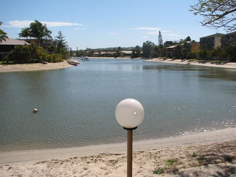 1/15 Goonawarra Drive, Mooloolaba QLD 4557