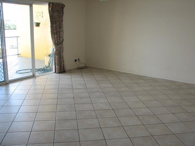 2/267 Bradman Avenue, Maroochydore QLD 4558