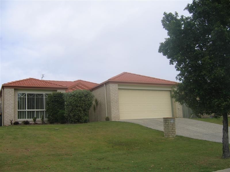 4 Honeymyrtle Crt, Mountain Creek QLD 4557