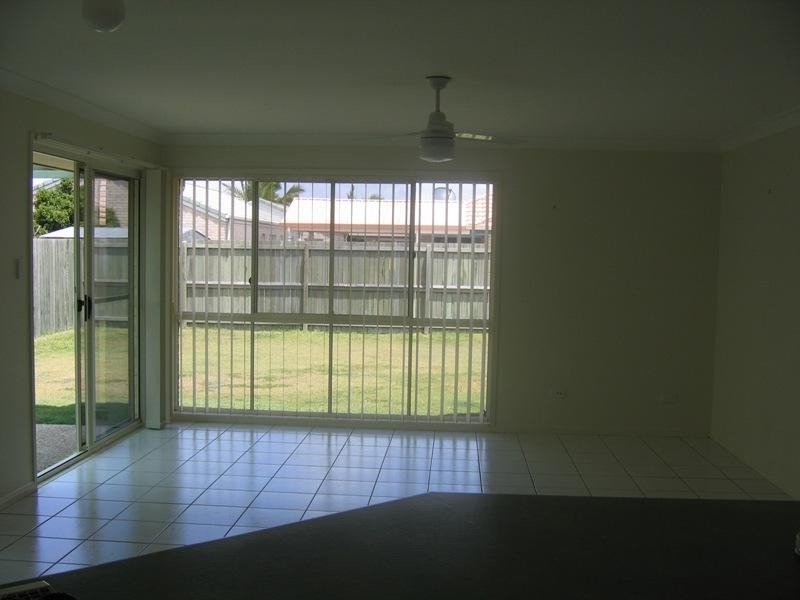 4 Honeymyrtle Crt, Mountain Creek QLD 4557