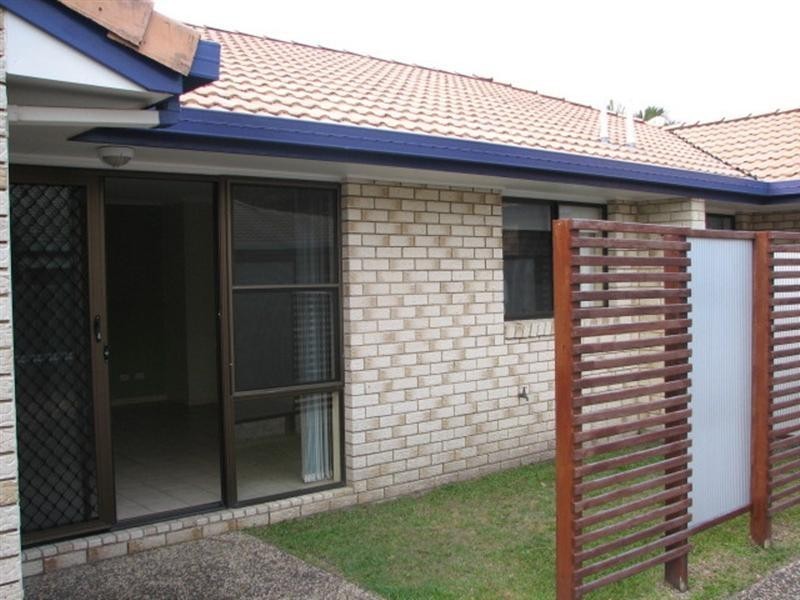 2/106 Amarina Avenue, Mooloolaba QLD 4557