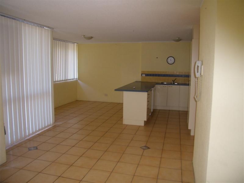 8/2 Maroubra Street, Maroochydore QLD 4558