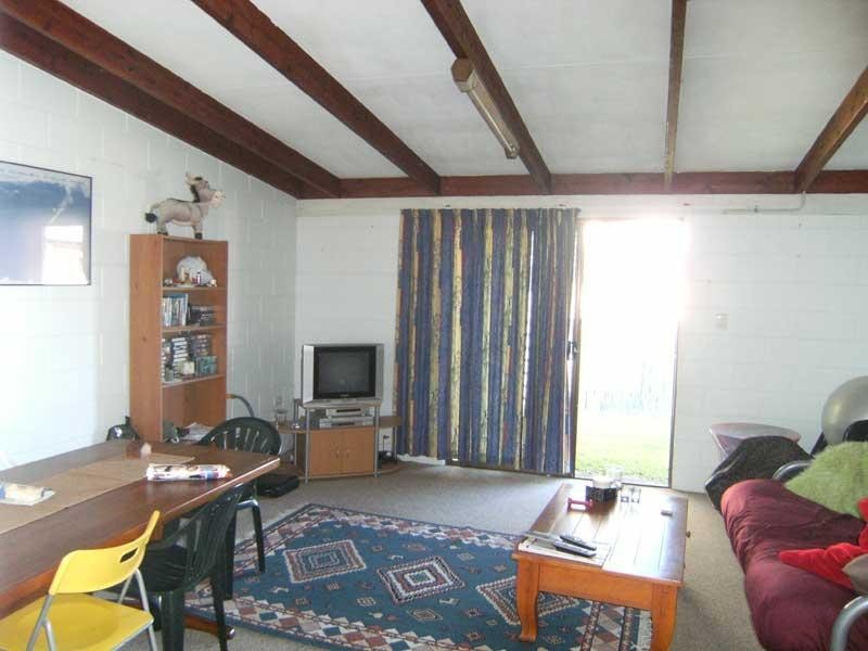 16 Hinkler Parade, Maroochydore QLD 4558