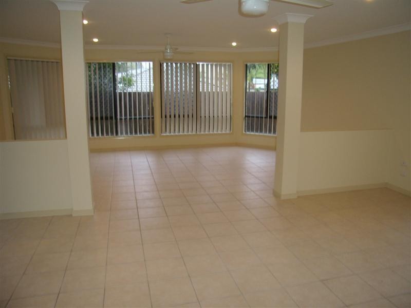 18 Baltimore Close, Kuluin QLD 4558