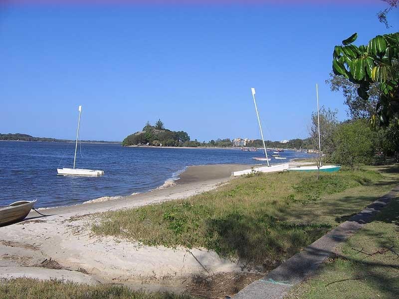 131 Bradman Ave, Maroochydore QLD 4558