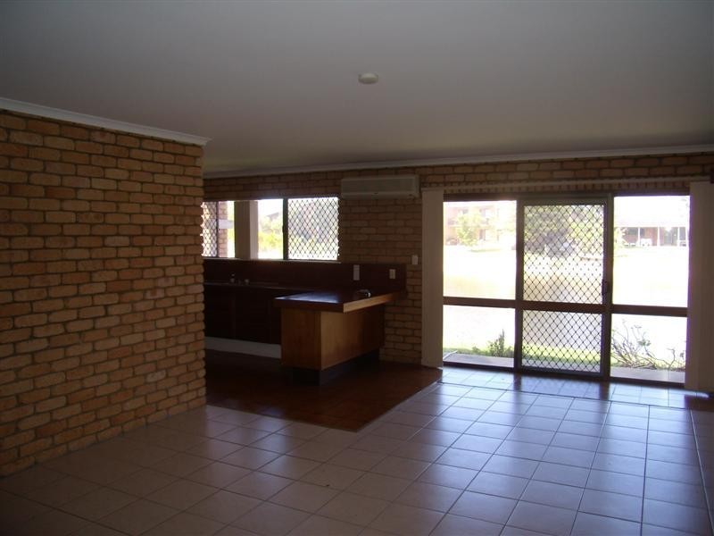 2/17 Barooga Crescent, Mooloolaba QLD 4557