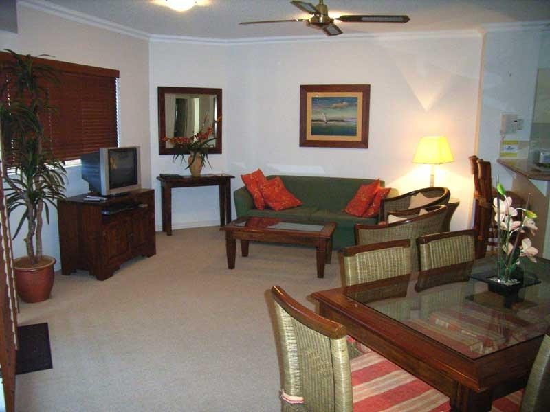 65 First Ave, Mooloolaba QLD 4557