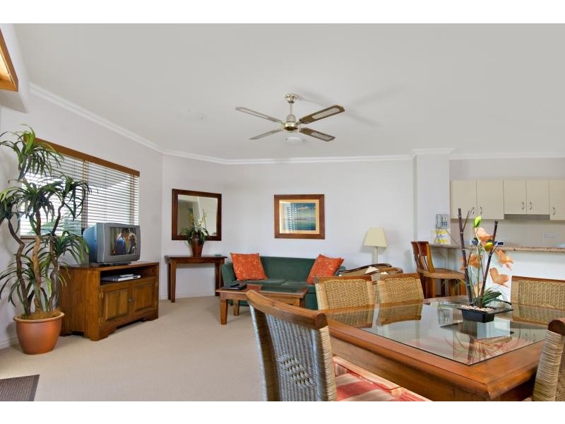 65 First Ave, Mooloolaba QLD 4557