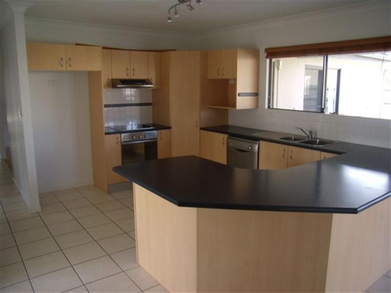 2 Antilles St, Kawana Island QLD 4575