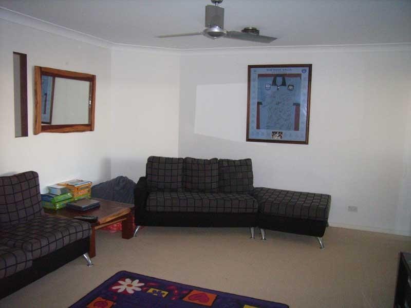 2 Antilles St, Kawana Island QLD 4575
