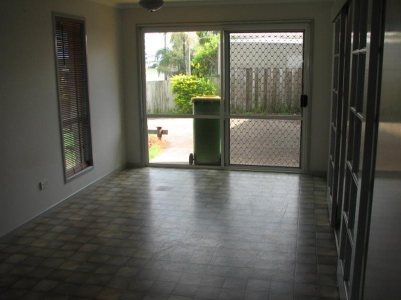 249 Nicklin Way, Warana QLD 4575