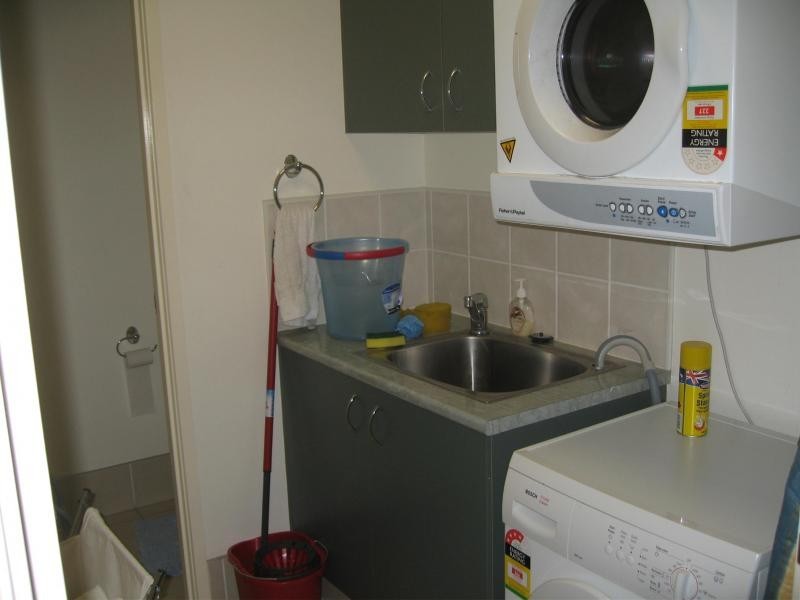 3/2 Lakehead Drive, Sippy Downs QLD 4556