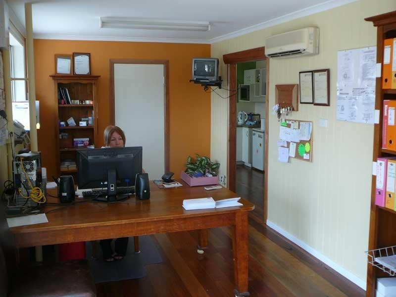 8 Daniel Street, Caloundra QLD 4551