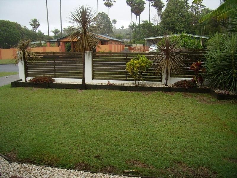 17 Poinsettia Avenue, Mooloolaba QLD 4557