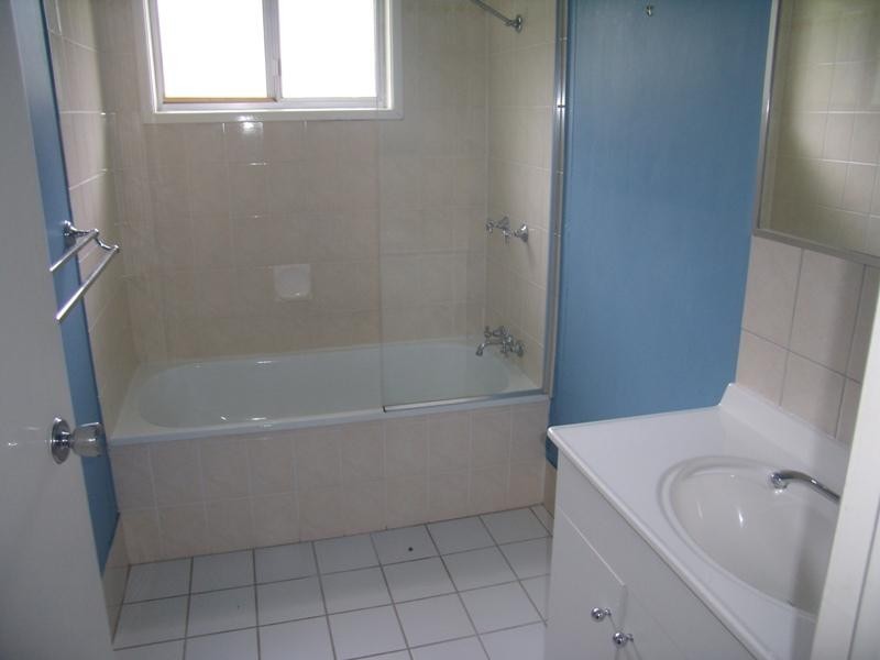 17 Poinsettia Avenue, Mooloolaba QLD 4557