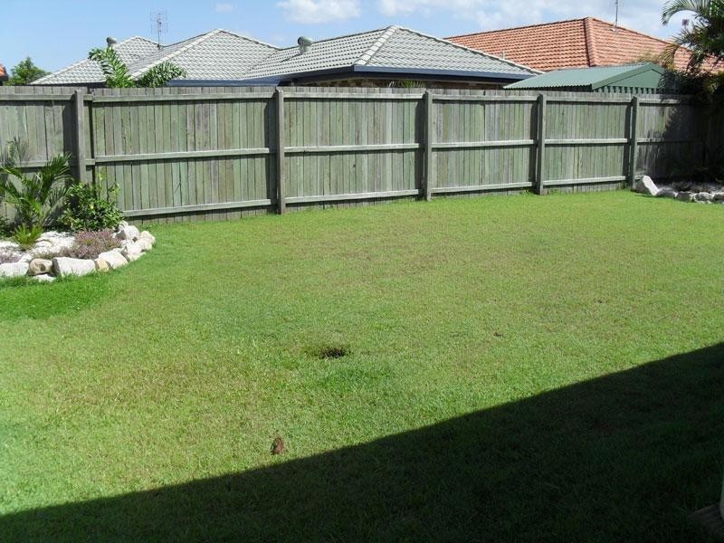 12 Honeymyrtle Court, Mountain Creek QLD 4557