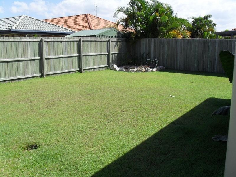 12 Honeymyrtle Court, Mountain Creek QLD 4557