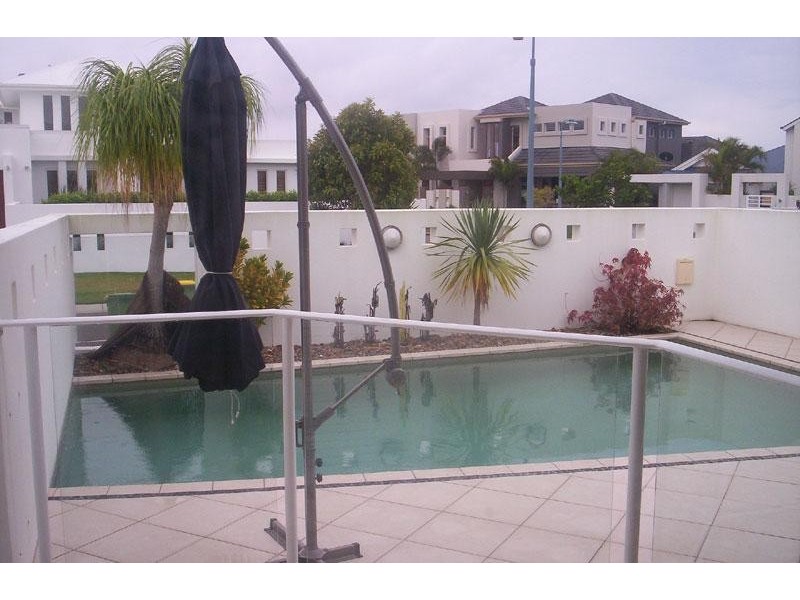 16 Cayman Place, Kawana Island QLD 4575