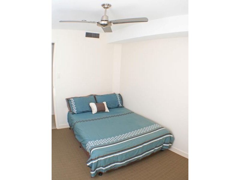 2/8 Leo Crescent, Alexandra Headland QLD 4572